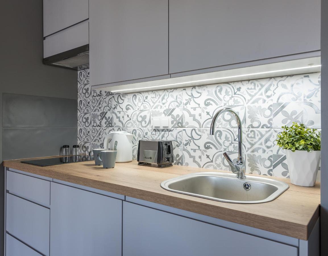 Okecie Airport Studio Bakalarska 2 P&O Serviced Apartments Warsawa Bagian luar foto