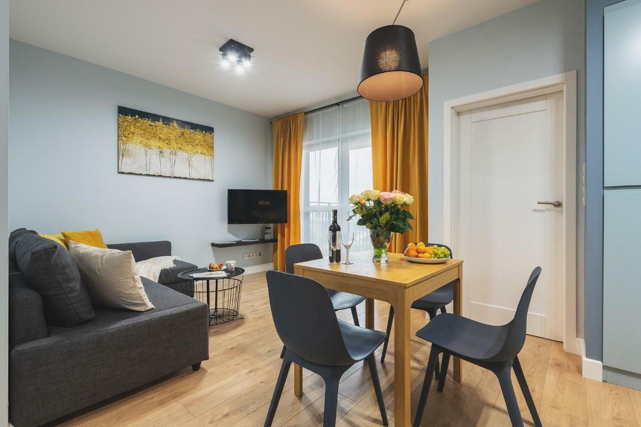 Okecie Airport Studio Bakalarska 2 P&O Serviced Apartments Warsawa Bagian luar foto